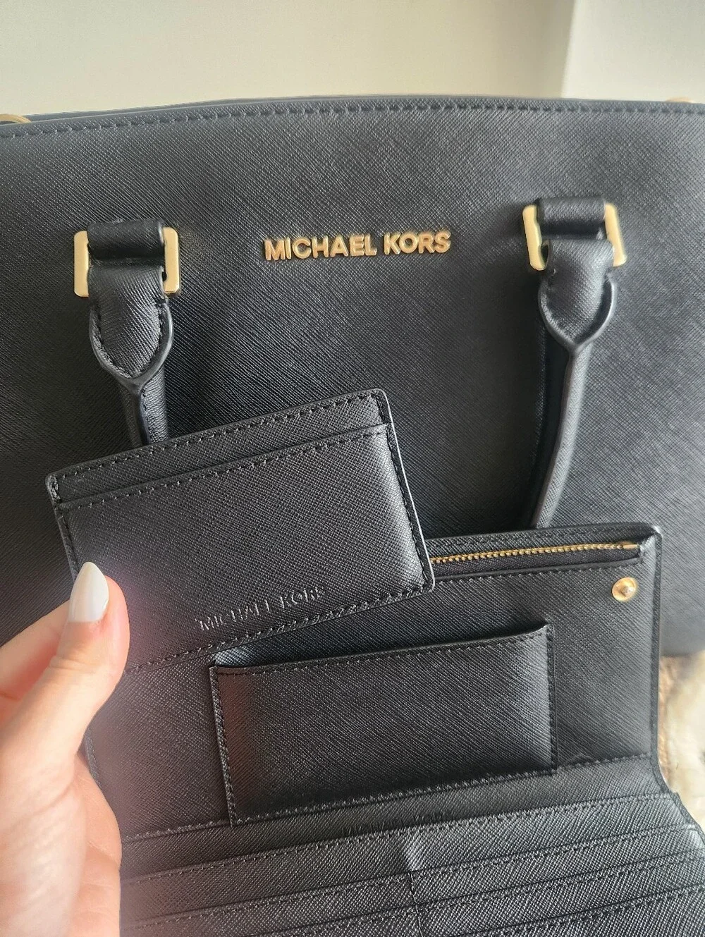 3 Piece Michael Kors Set - Picture 4 of 11